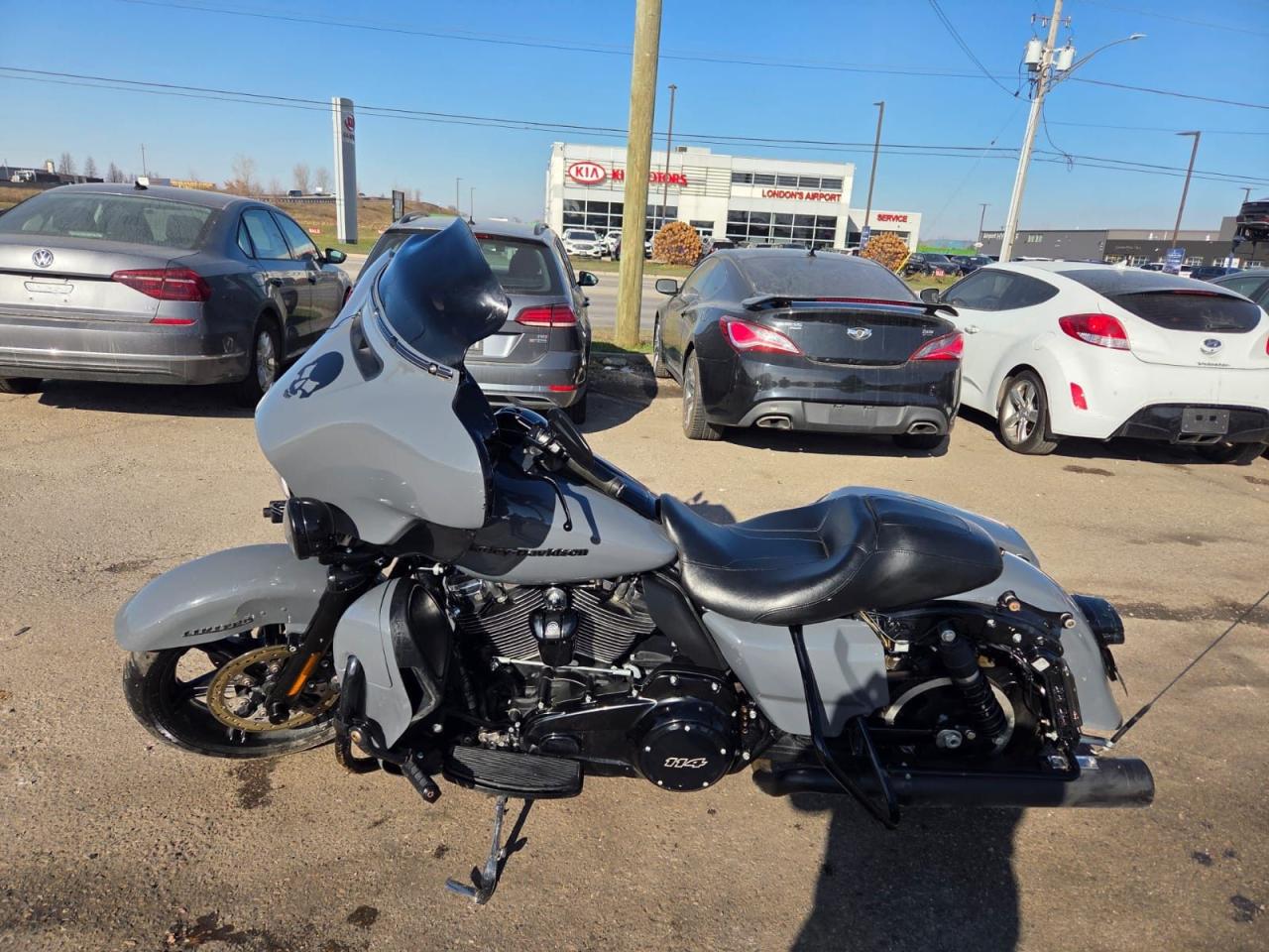 2022 Harley-Davidson Ultra LIMITED, 114CI, EXHAUST, BLACKED OUT, LIGHT DAMAGE Photo3
