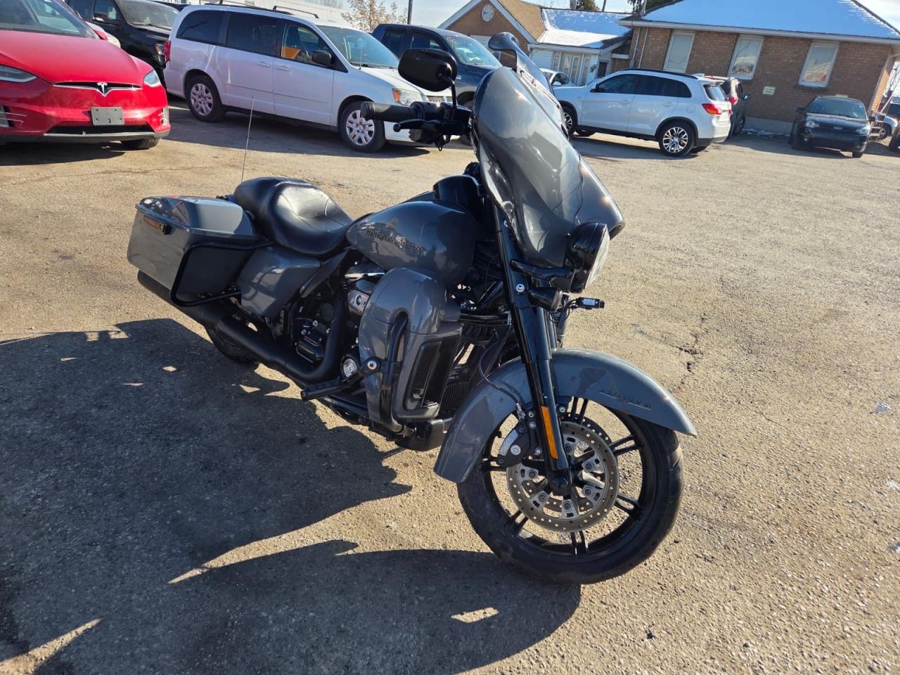 2022 Harley-Davidson Ultra LIMITED, 114CI, EXHAUST, BLACKED OUT, LIGHT DAMAGE Photo4