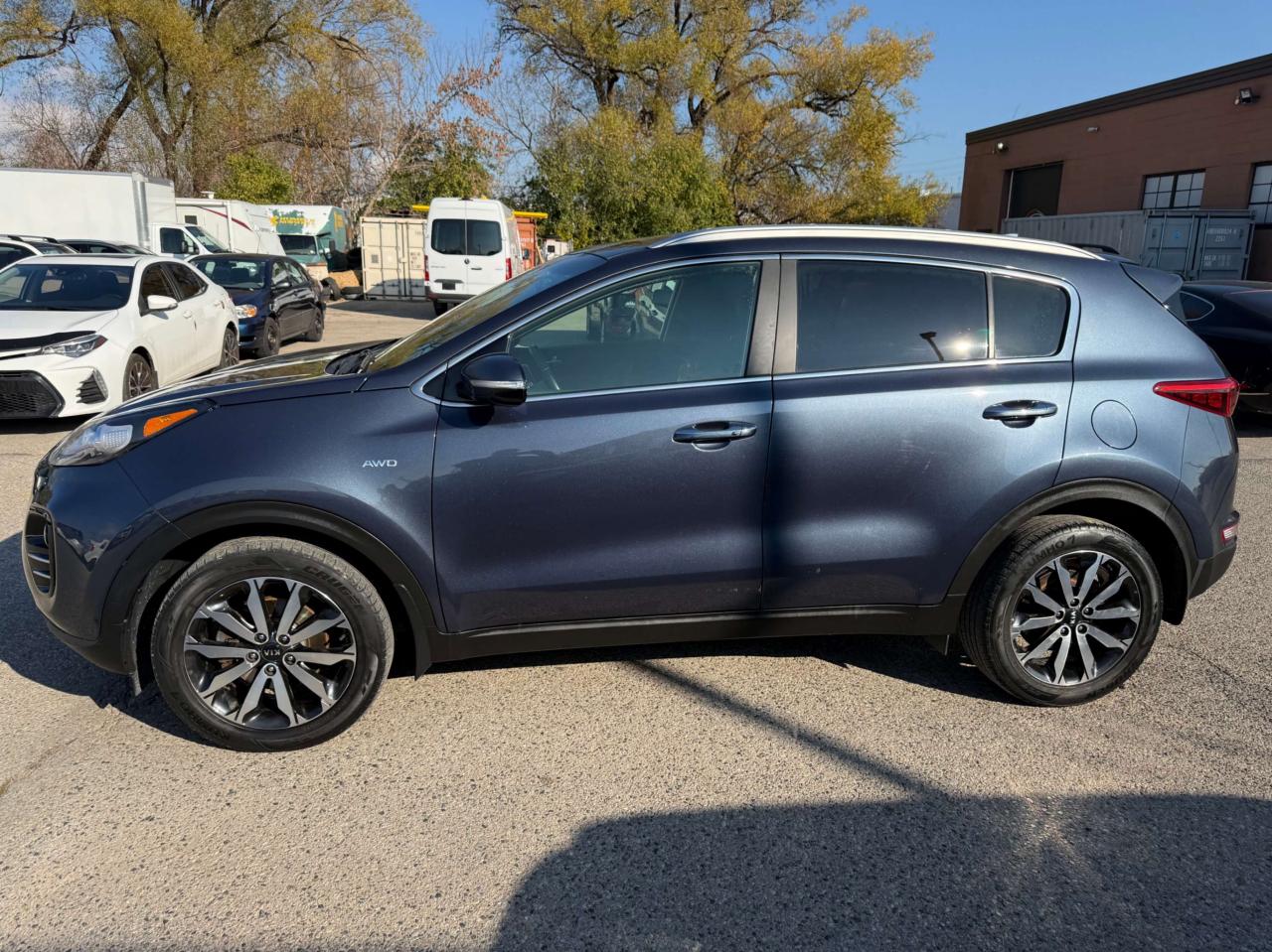 2017 Kia Sportage AWD 4dr EX Tech w/Black- Photo3