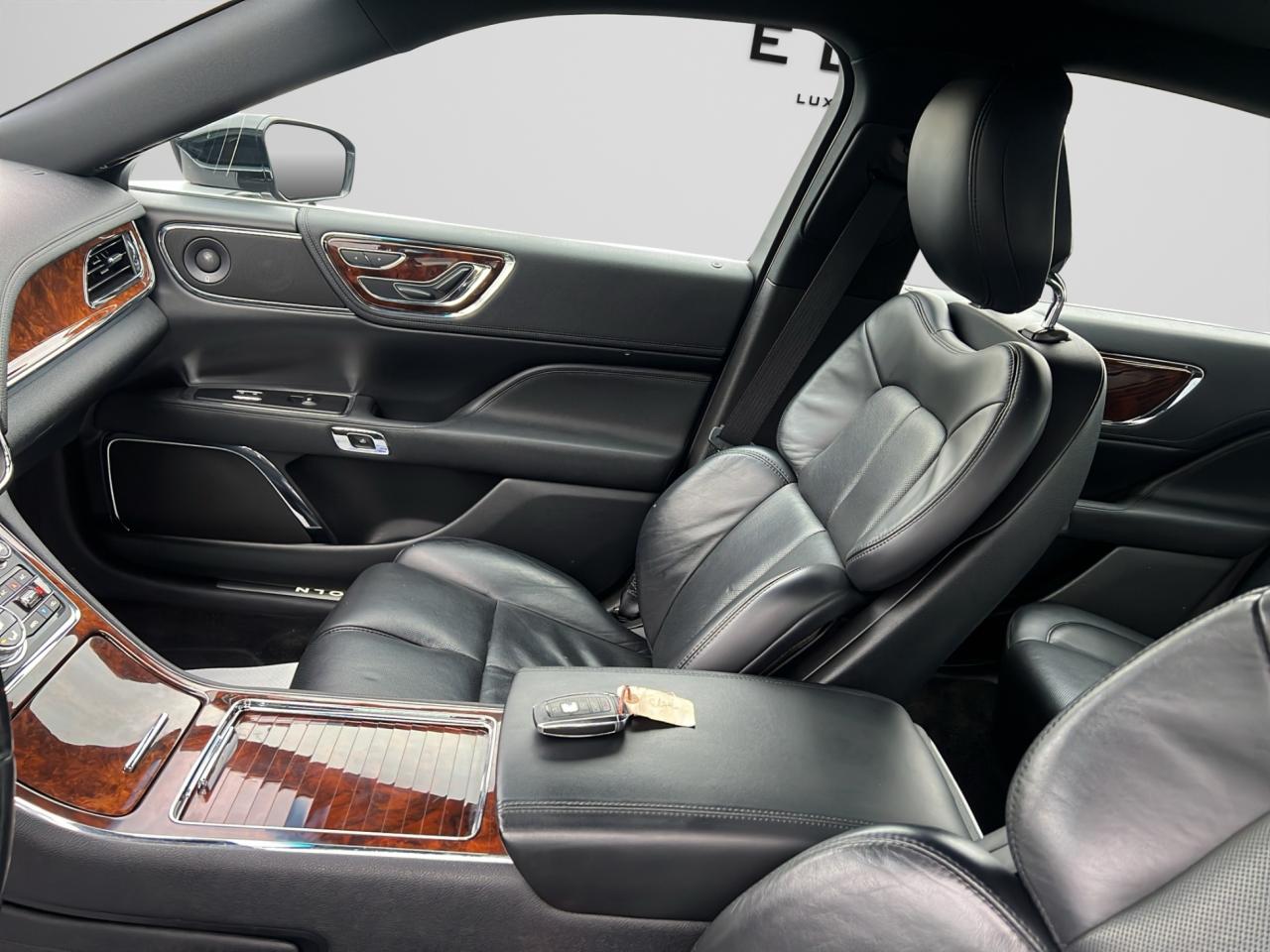 2017 Lincoln Continental SELECT AWD - LEATHER - NAVI - BACK-UP-CAM !! Photo