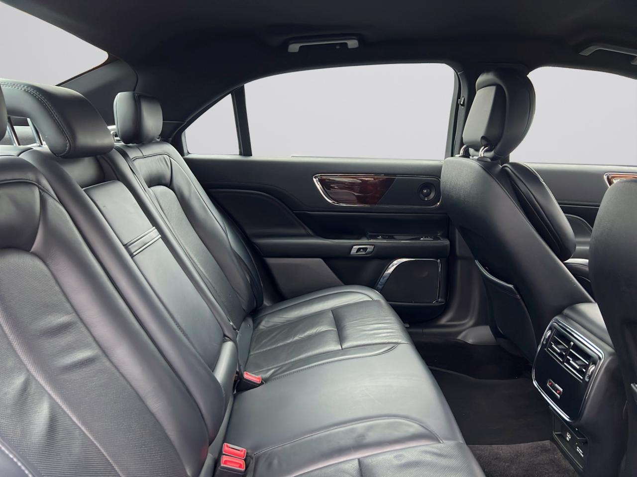 2017 Lincoln Continental SELECT AWD - LEATHER - NAVI - BACK-UP-CAM !! Photo