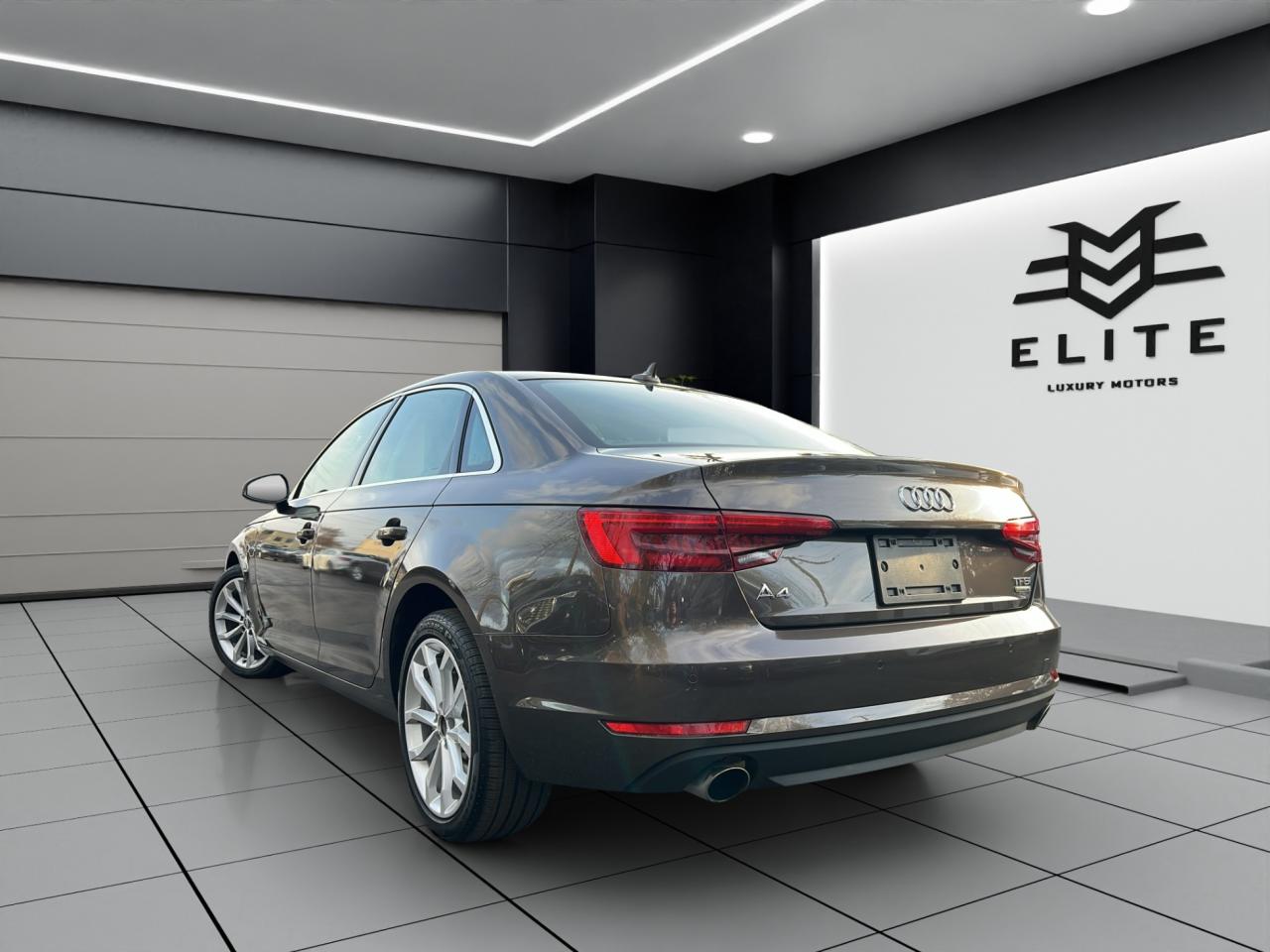 2017 Audi A4 PROGRESSIV QUATTRO - NAVIGATION SYSTEM - LEATHER !! Photo