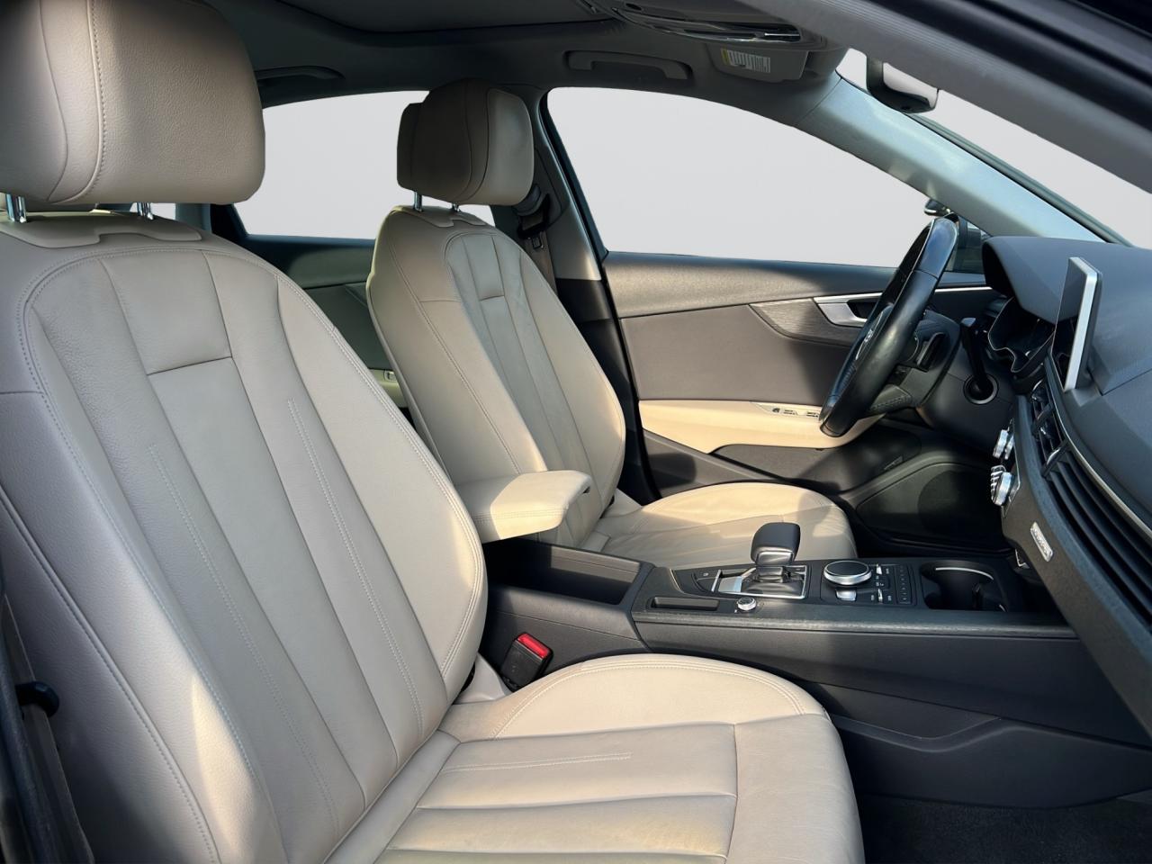 2017 Audi A4 PROGRESSIV QUATTRO - NAVIGATION SYSTEM - LEATHER !! Photo