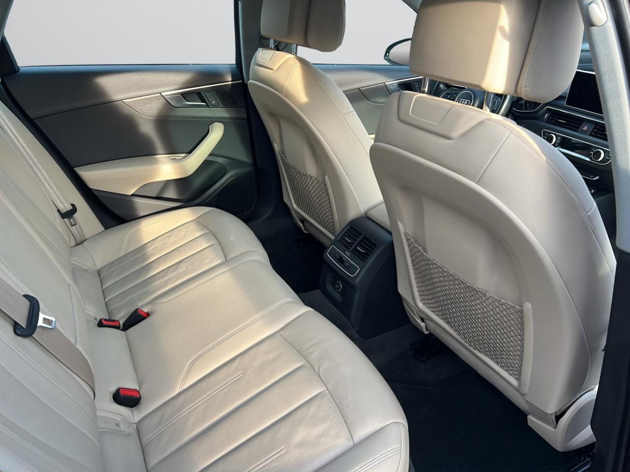 2017 Audi A4 PROGRESSIV QUATTRO - NAVIGATION SYSTEM - LEATHER !! Photo