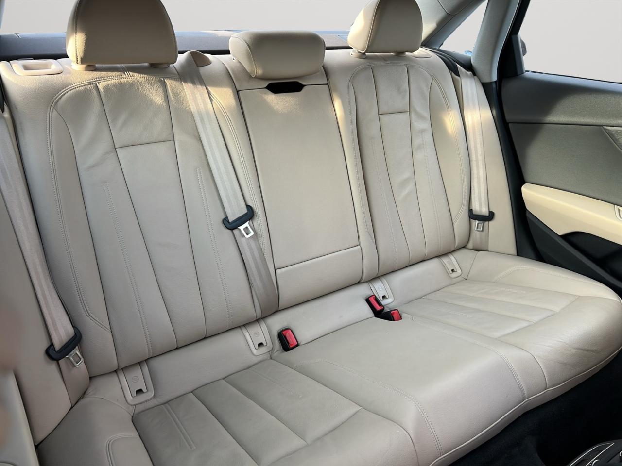 2017 Audi A4 PROGRESSIV QUATTRO - NAVIGATION SYSTEM - LEATHER !! Photo