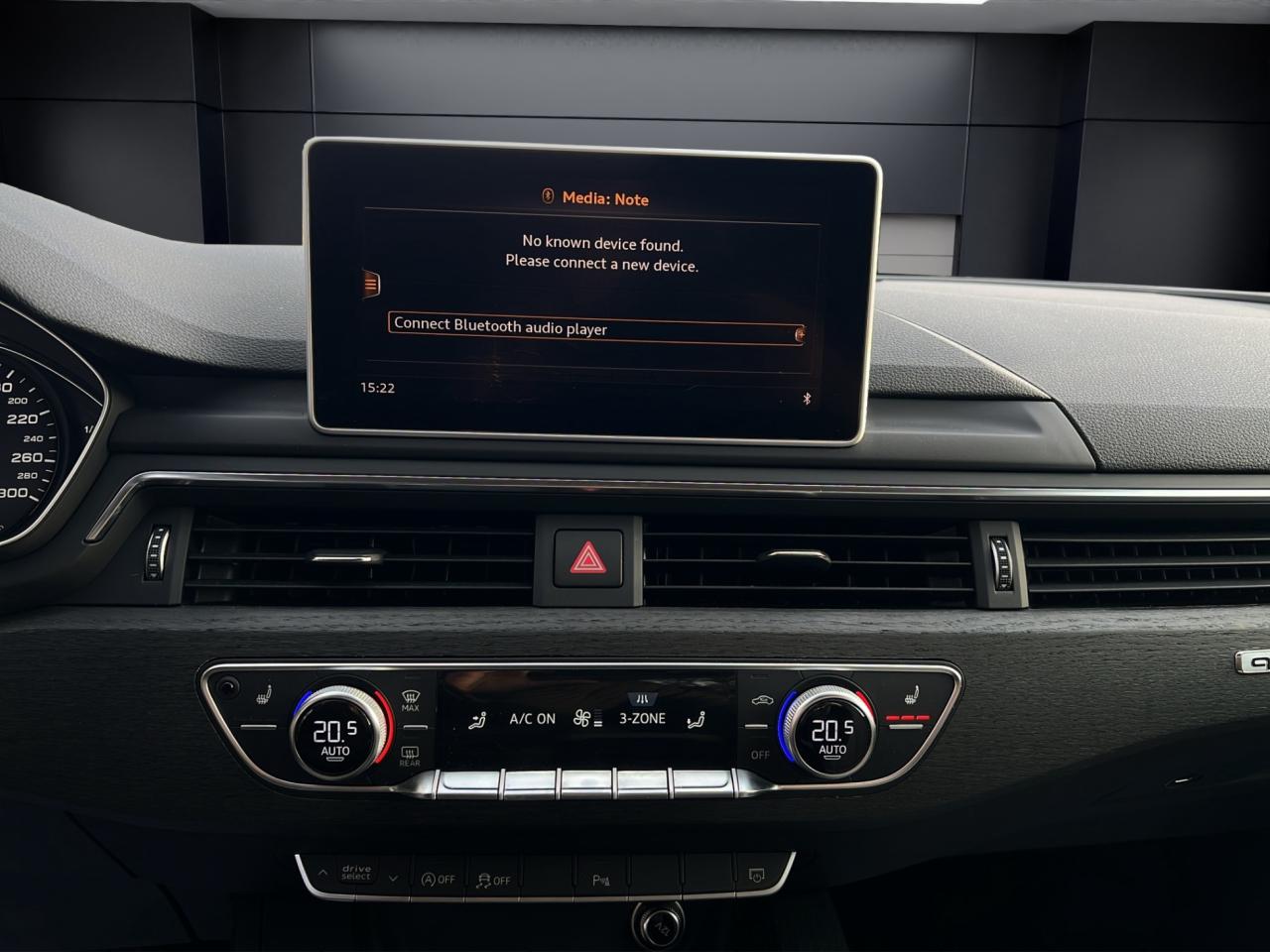 2017 Audi A4 PROGRESSIV QUATTRO - NAVIGATION SYSTEM - LEATHER !! Photo