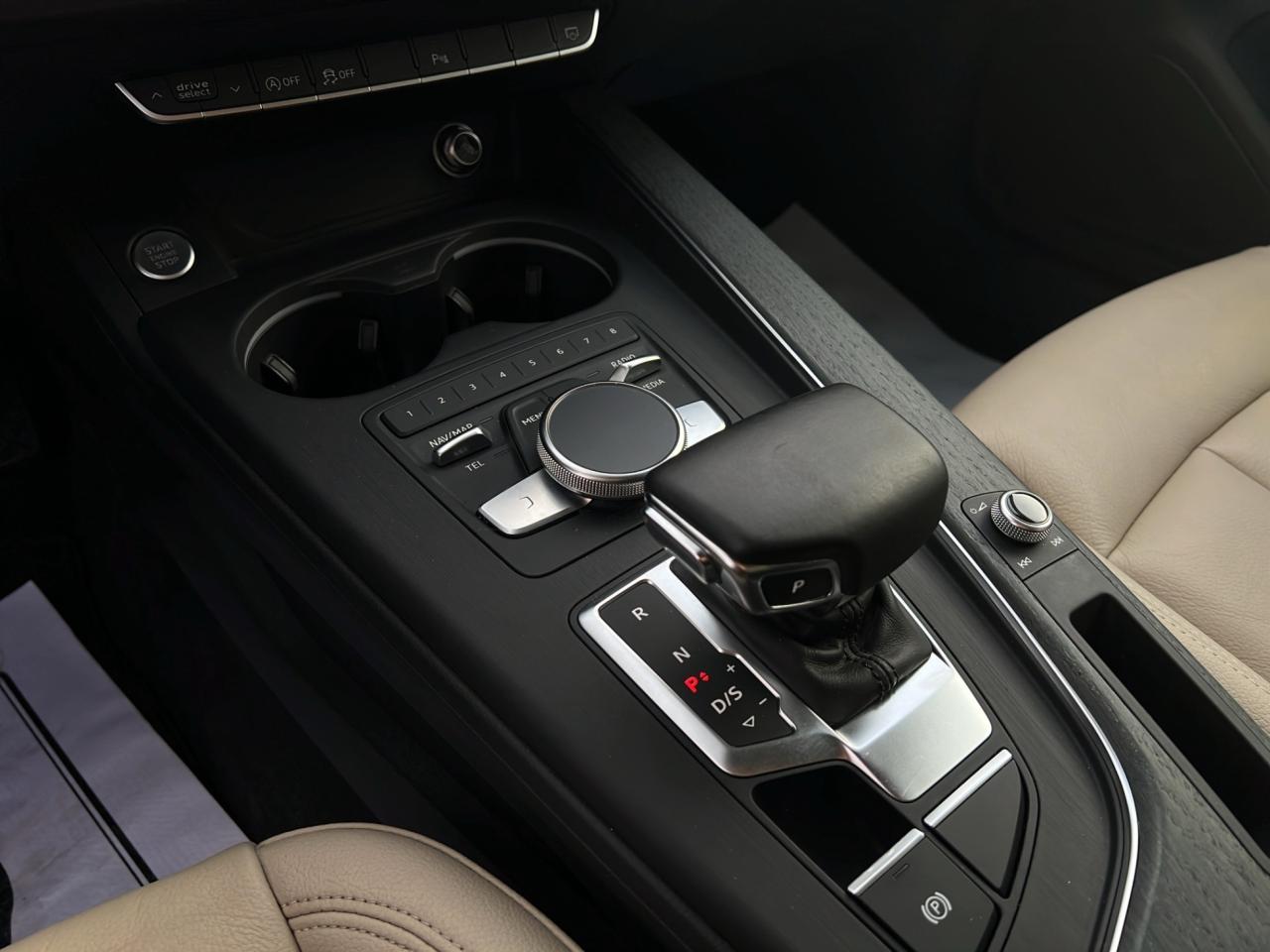 2017 Audi A4 PROGRESSIV QUATTRO - NAVIGATION SYSTEM - LEATHER !! Photo