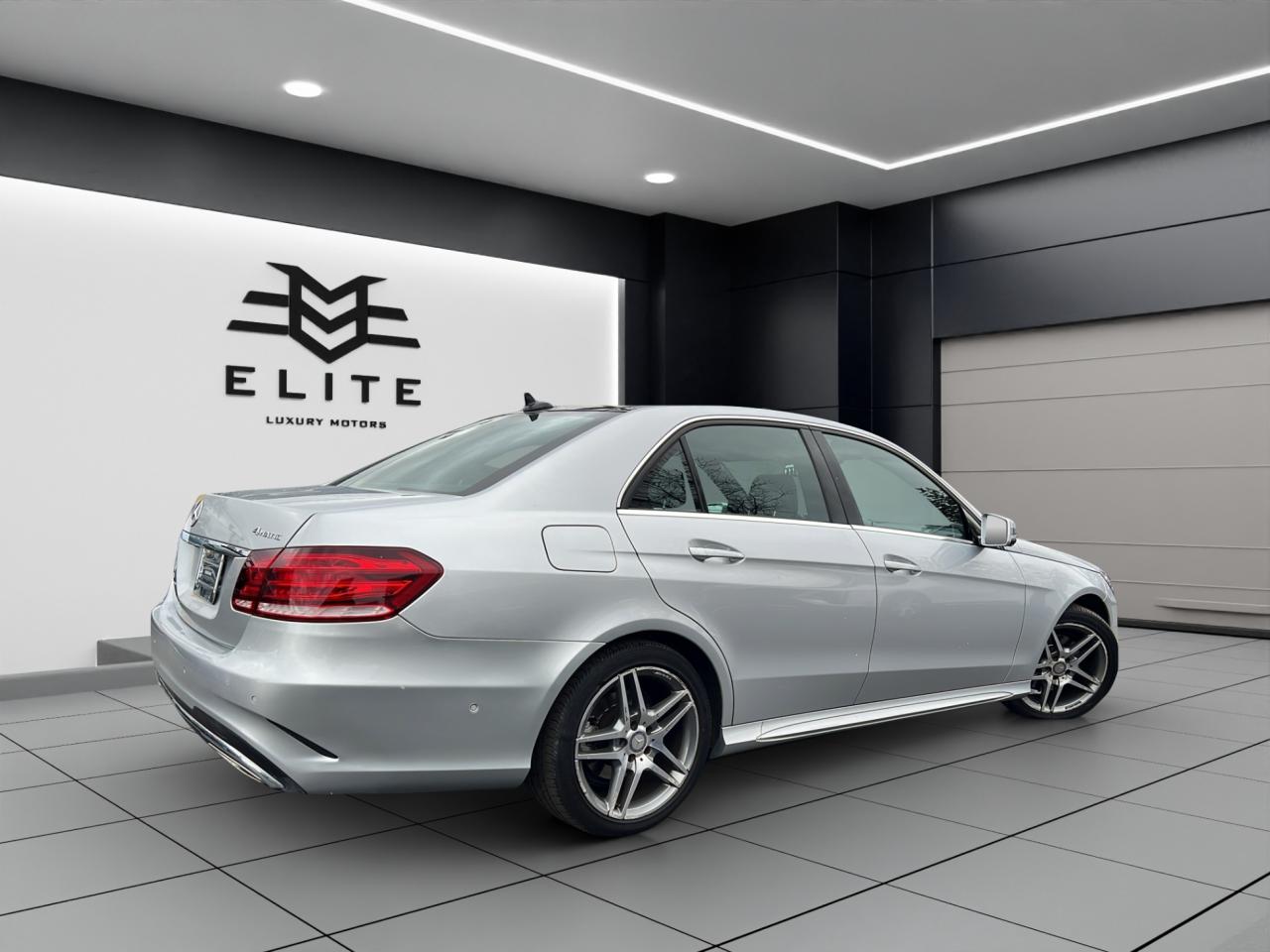 2015 Mercedes-Benz E-Class E400 4MATIC - AMG PKG - NAVI - LEATHER - 71,000KMS !! Photo