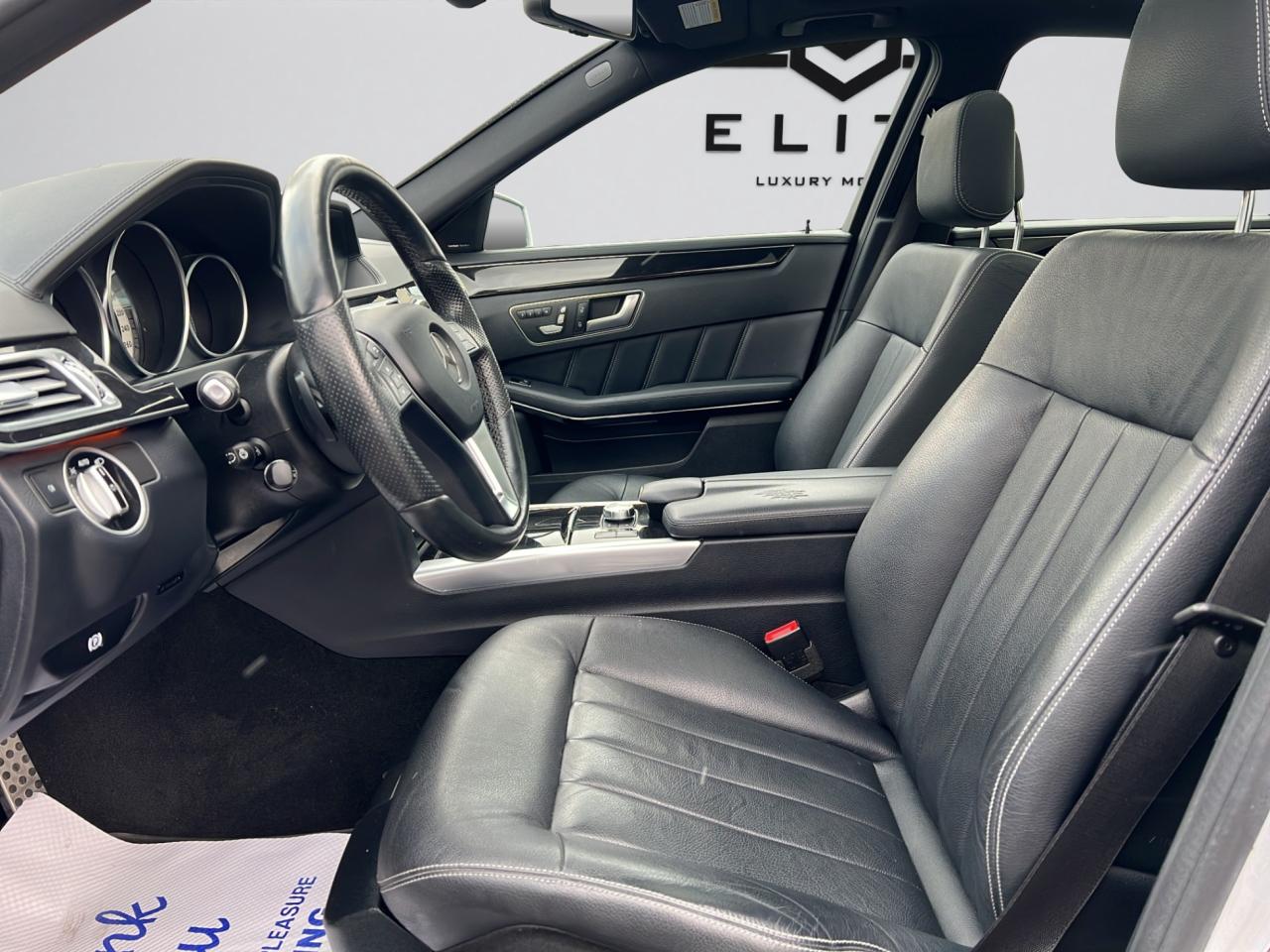 2015 Mercedes-Benz E-Class E400 4MATIC - AMG PKG - NAVI - LEATHER - 71,000KMS !! Photo