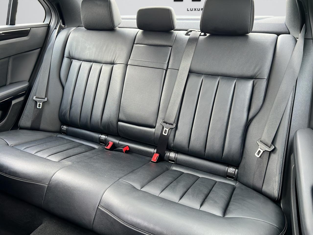 2015 Mercedes-Benz E-Class E400 4MATIC - AMG PKG - NAVI - LEATHER - 71,000KMS !! Photo