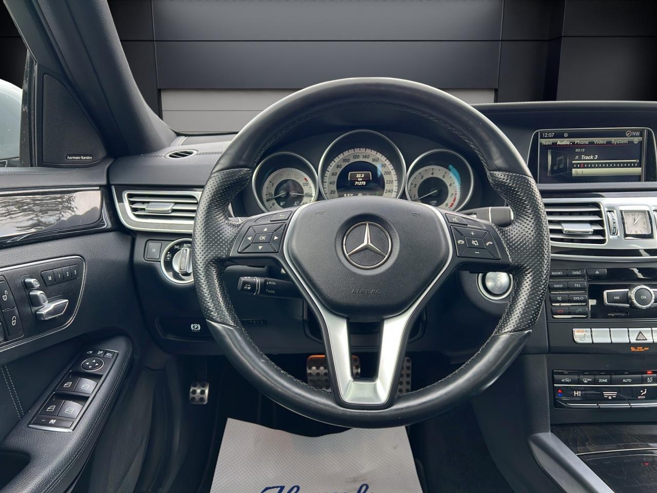 2015 Mercedes-Benz E-Class E400 4MATIC - AMG PKG - NAVI - LEATHER - 71,000KMS !! Photo