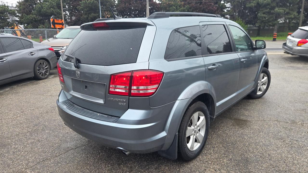 2010 Dodge Journey SXT 7 Pass. CERTIFIED - Photo #4