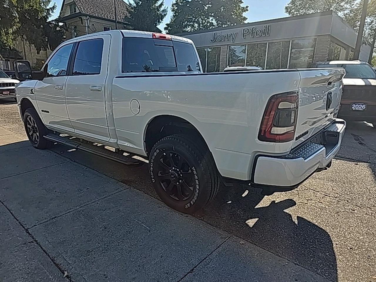 2024 RAM 3500 Laramie, Night edition Photo