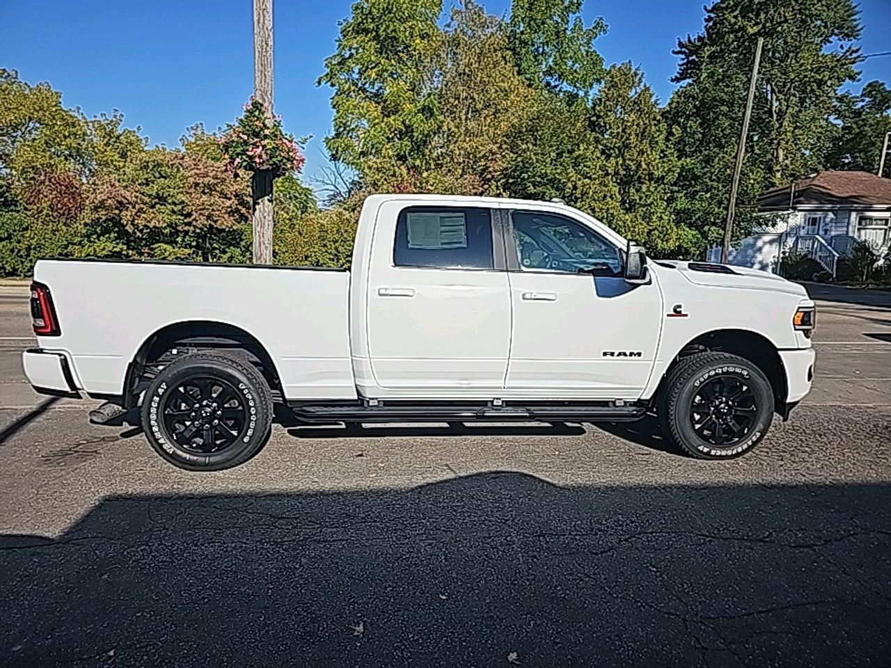 2024 RAM 3500 Laramie, Night edition Photo