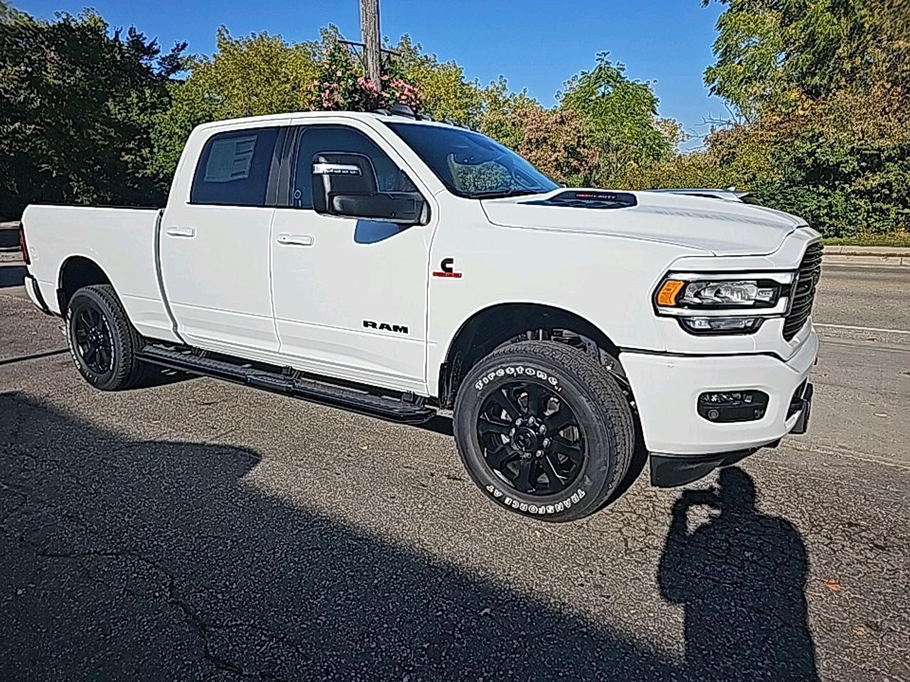 2024 RAM 3500 Laramie, Night edition Photo