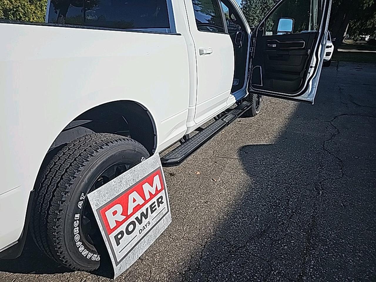 2024 RAM 3500 Laramie, Night edition Photo
