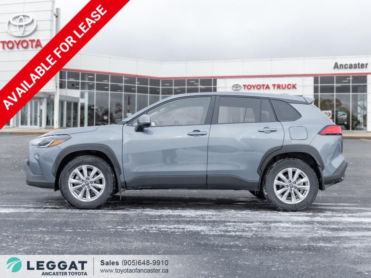 2024 Toyota Corolla Cross LE AWD Photo2