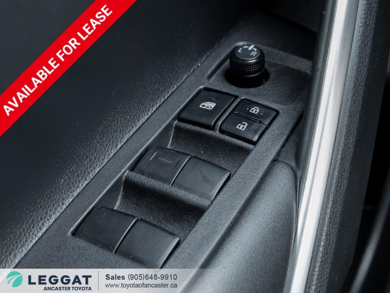 2024 Toyota Corolla Cross LE AWD Photo