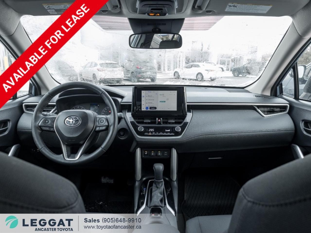 2024 Toyota Corolla Cross LE AWD Photo