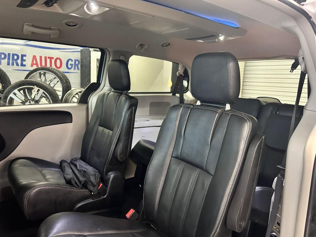 2015 Dodge Grand Caravan Crew Photo