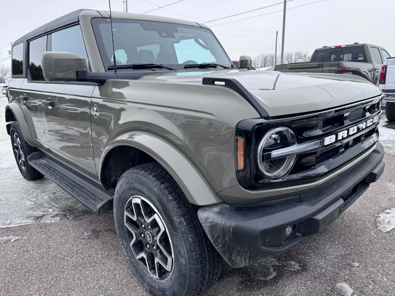 2026 Ford Bronco Outer Banks Photo