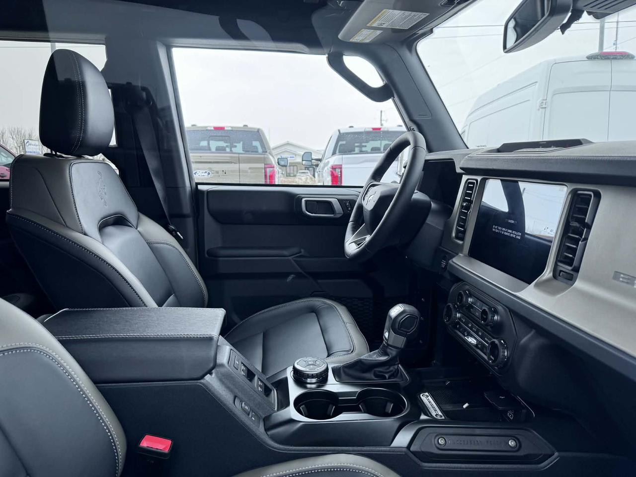 2026 Ford Bronco Outer Banks Photo2