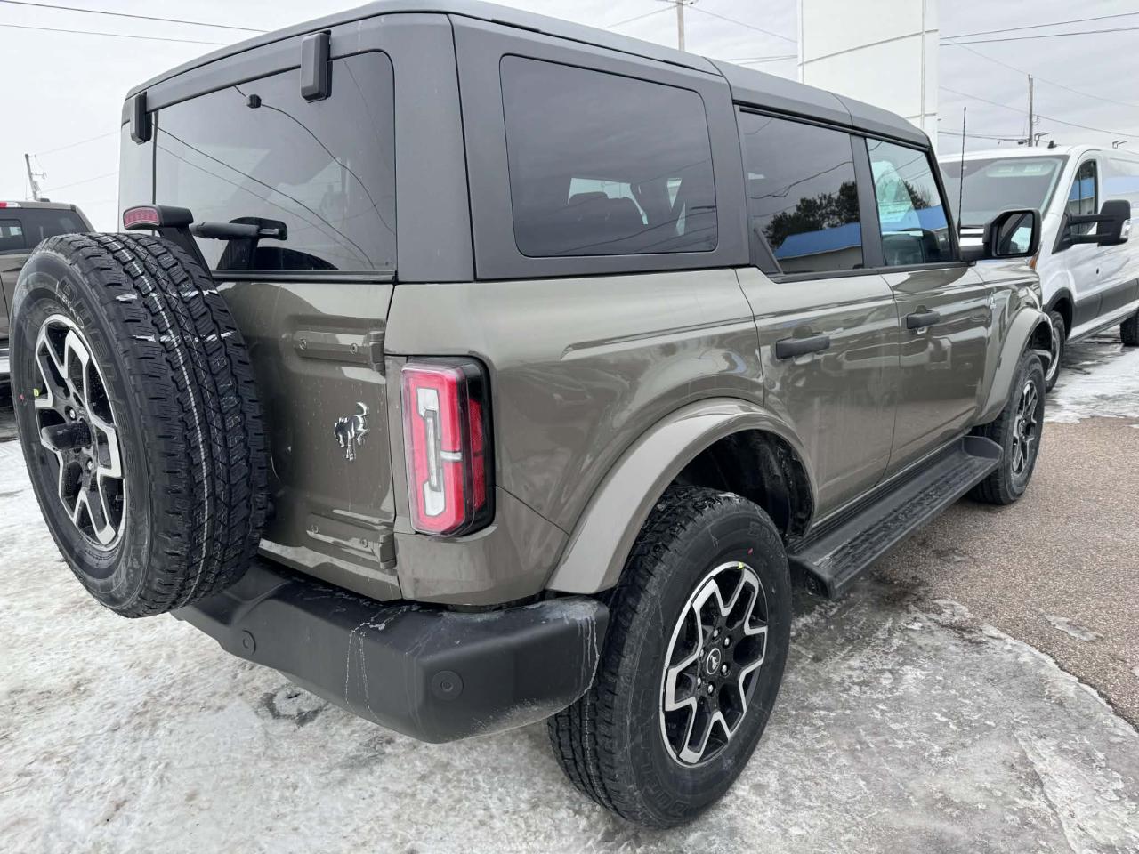 2026 Ford Bronco Outer Banks Photo
