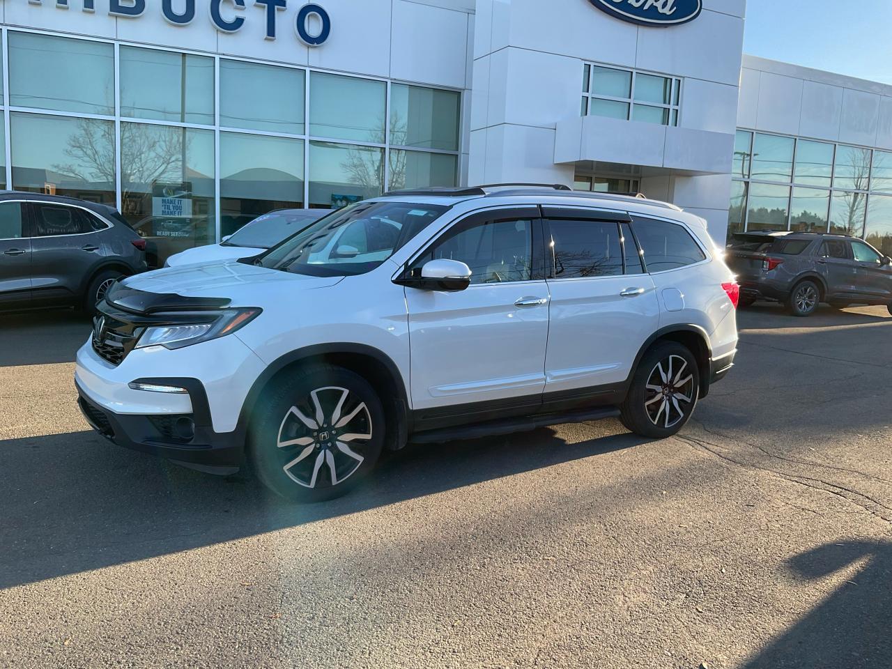 2021 Honda Pilot Touring Photo3