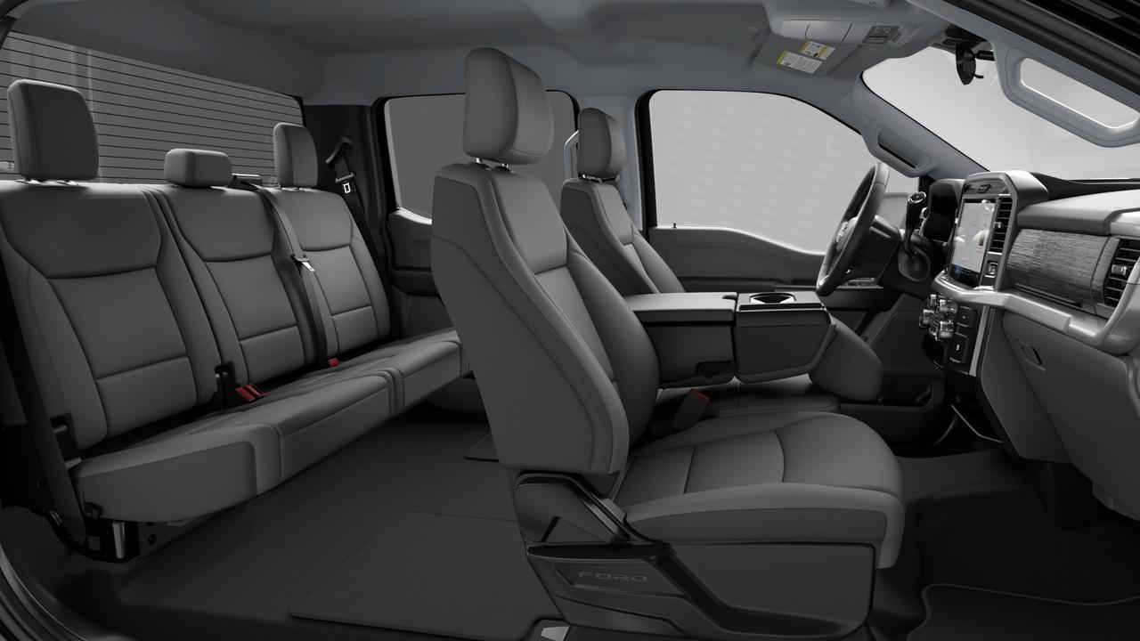 2026 Ford F-150 XLT Photo5