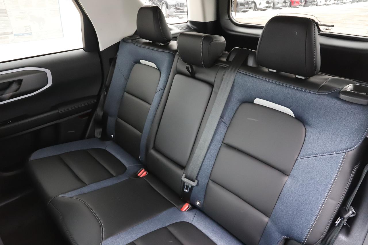 2026 Ford Bronco Sport Outer Banks 4x4 Photo