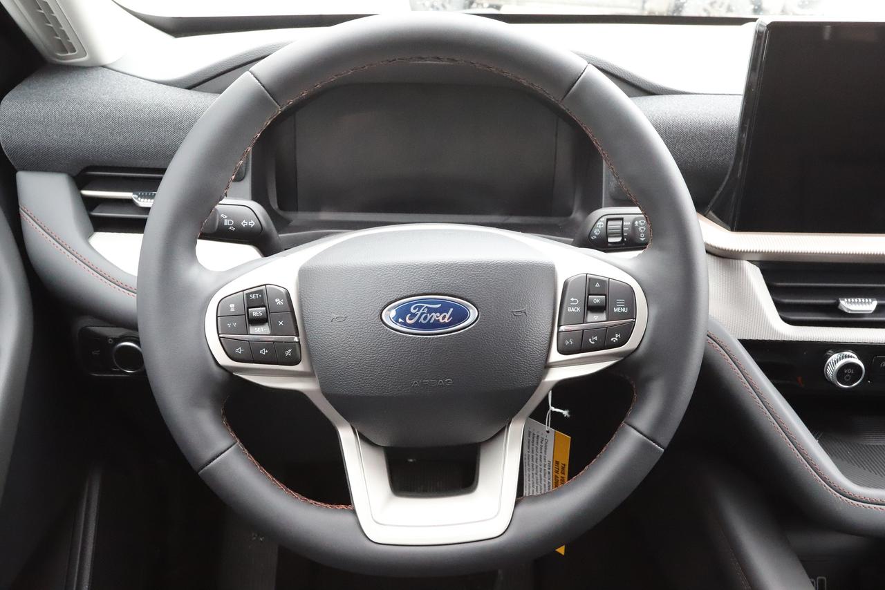 2026 Ford Explorer Active w/200A Pkg 4WD Photo