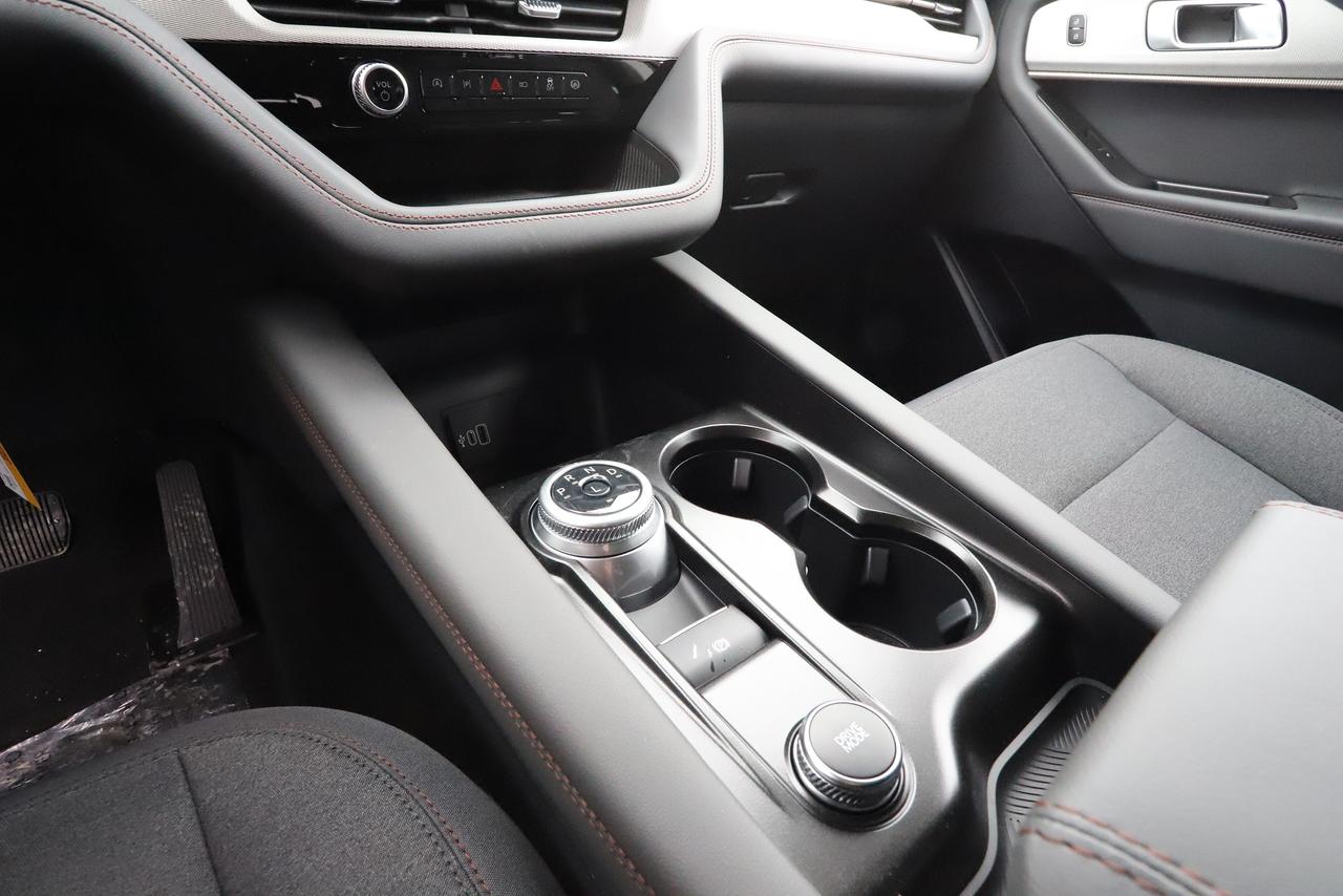 2026 Ford Explorer Active w/200A Pkg 4WD Photo