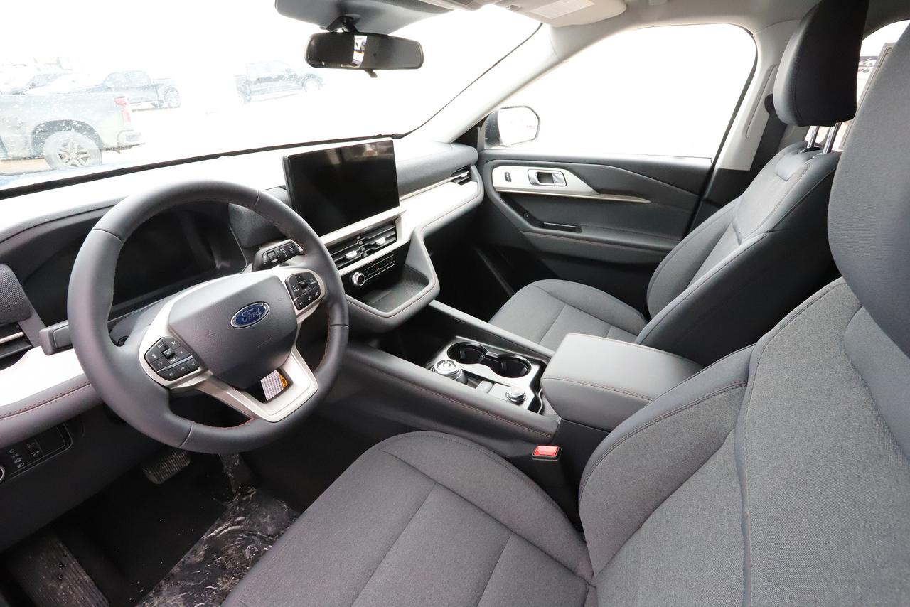 2026 Ford Explorer Active w/200A Pkg 4WD Photo
