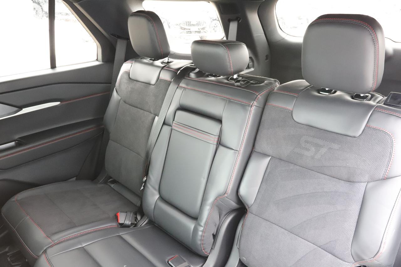 2026 Ford Explorer ST 4WD Photo