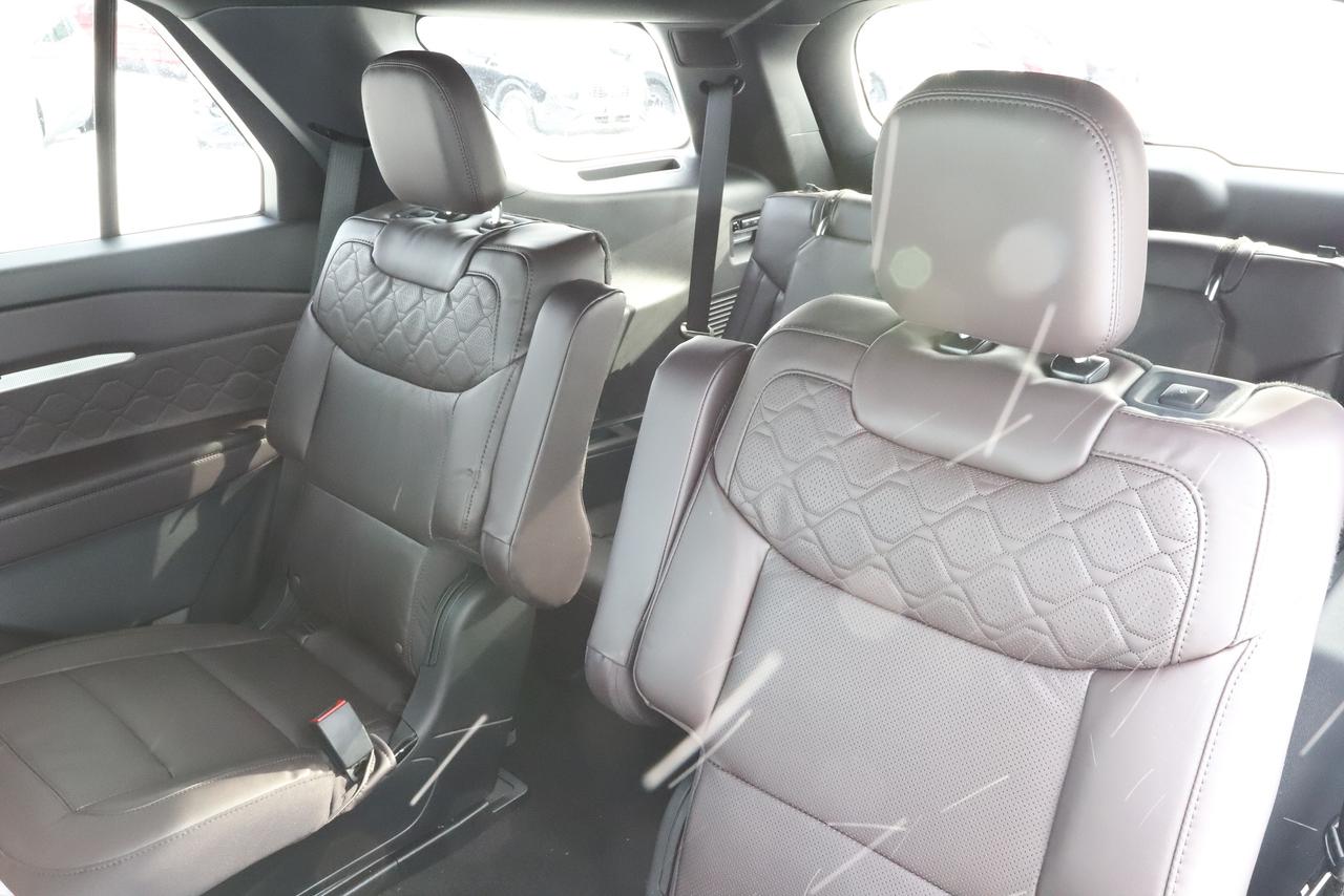 2026 Ford Explorer Platinum 4WD Photo