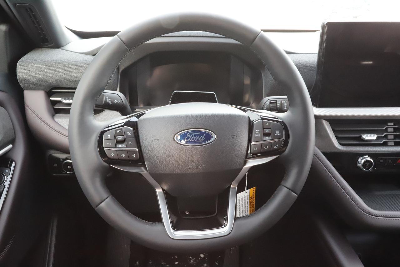 2026 Ford Explorer Platinum 4WD Photo