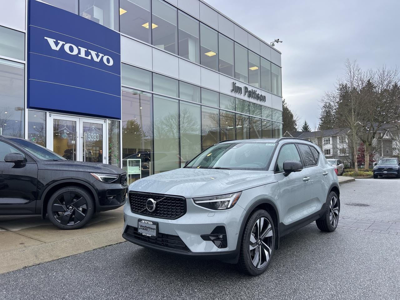 New 2026 Volvo XC40 B5 AWD Plus Dark Theme for sale in Surrey, BC