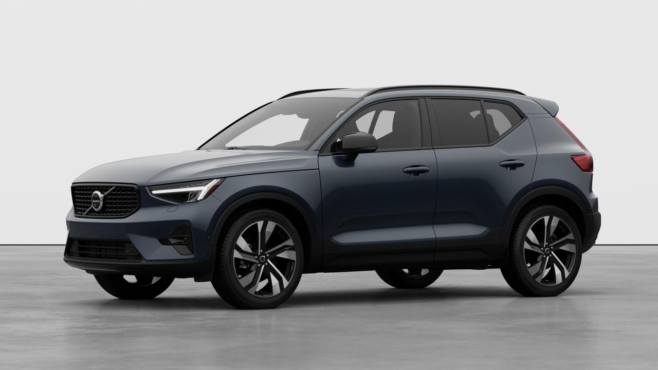 New 2026 Volvo XC40 B5 AWD Plus Dark Theme for sale in Surrey, BC