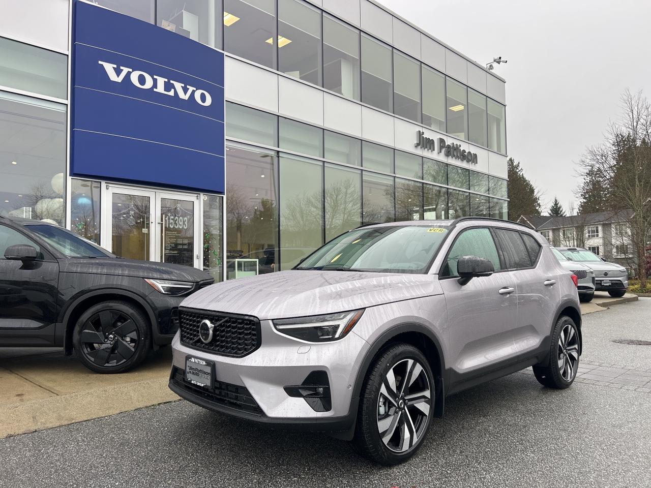 New 2026 Volvo XC40 B5 AWD Plus Dark Theme for sale in Surrey, BC