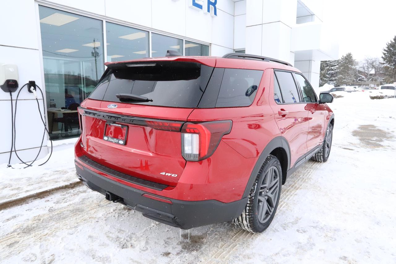 2026 Ford Explorer ST-Line 4WD Photo2