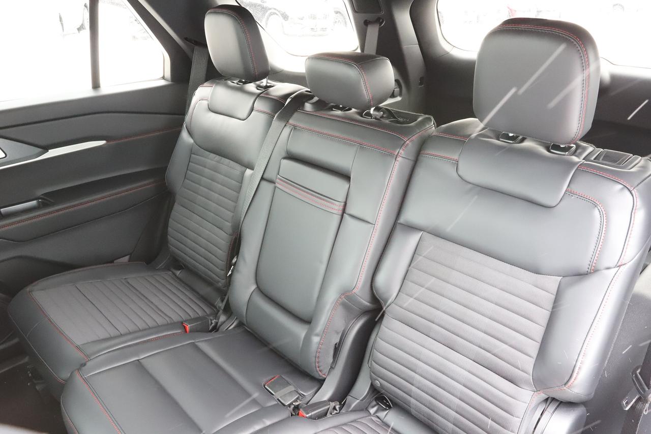 2026 Ford Explorer ST-Line 4WD Photo