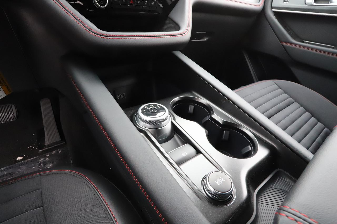 2026 Ford Explorer ST-Line 4WD Photo