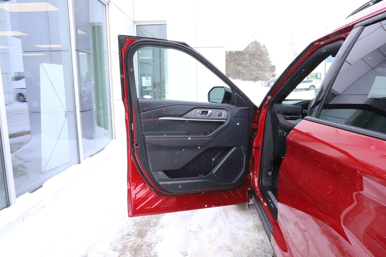 2026 Ford Explorer ST-Line 4WD Photo