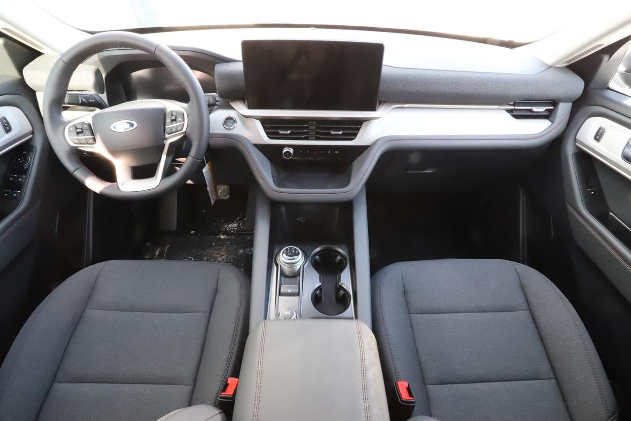 2026 Ford Explorer Active w/200A Pkg 4WD Photo