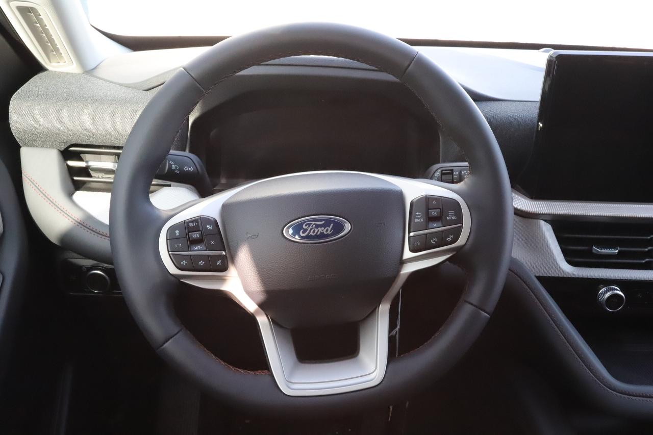 2026 Ford Explorer Active w/200A Pkg 4WD Photo