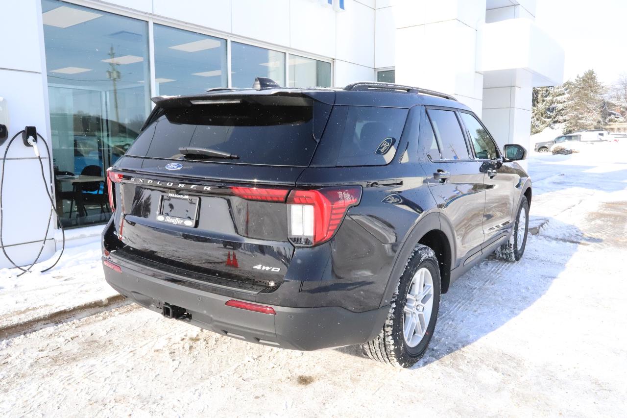 2026 Ford Explorer Active w/200A Pkg 4WD Photo3