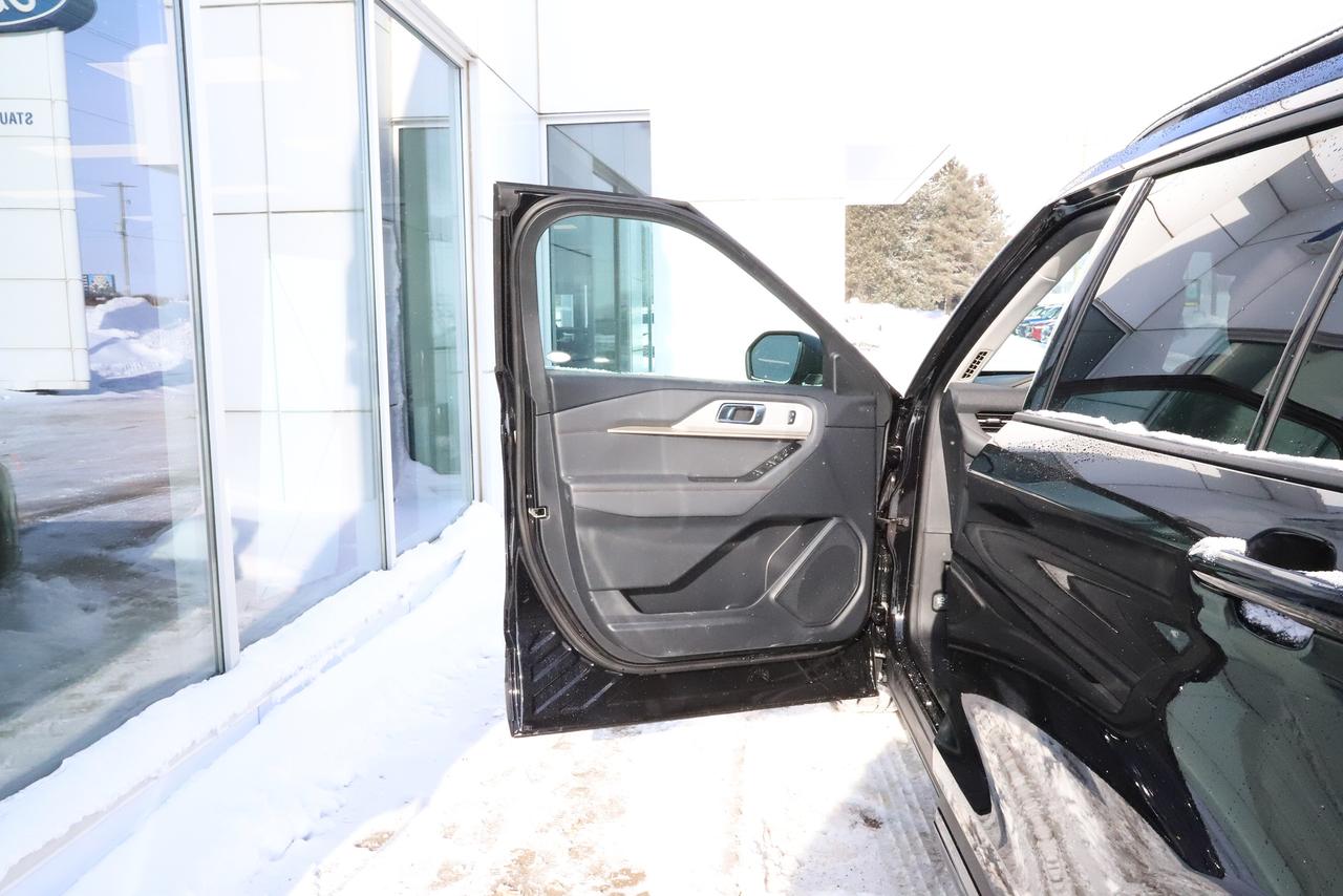 2026 Ford Explorer Active w/200A Pkg 4WD Photo