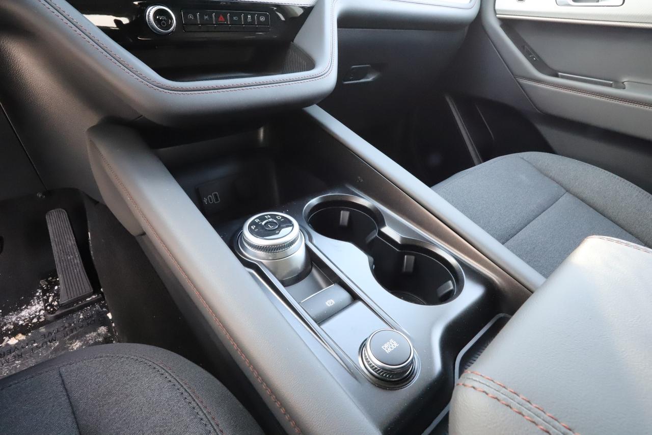 2026 Ford Explorer Active w/200A Pkg 4WD Photo