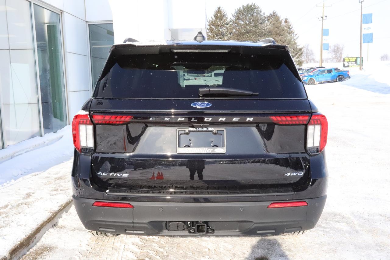 2026 Ford Explorer Active w/200A Pkg 4WD Photo4