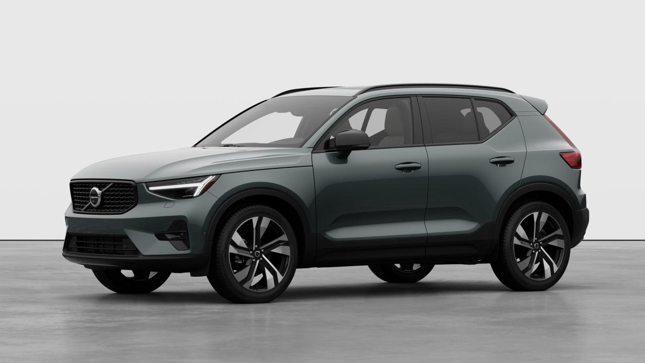 New 2026 Volvo XC40 B5 AWD Plus Dark Theme for sale in North Vancouver, BC